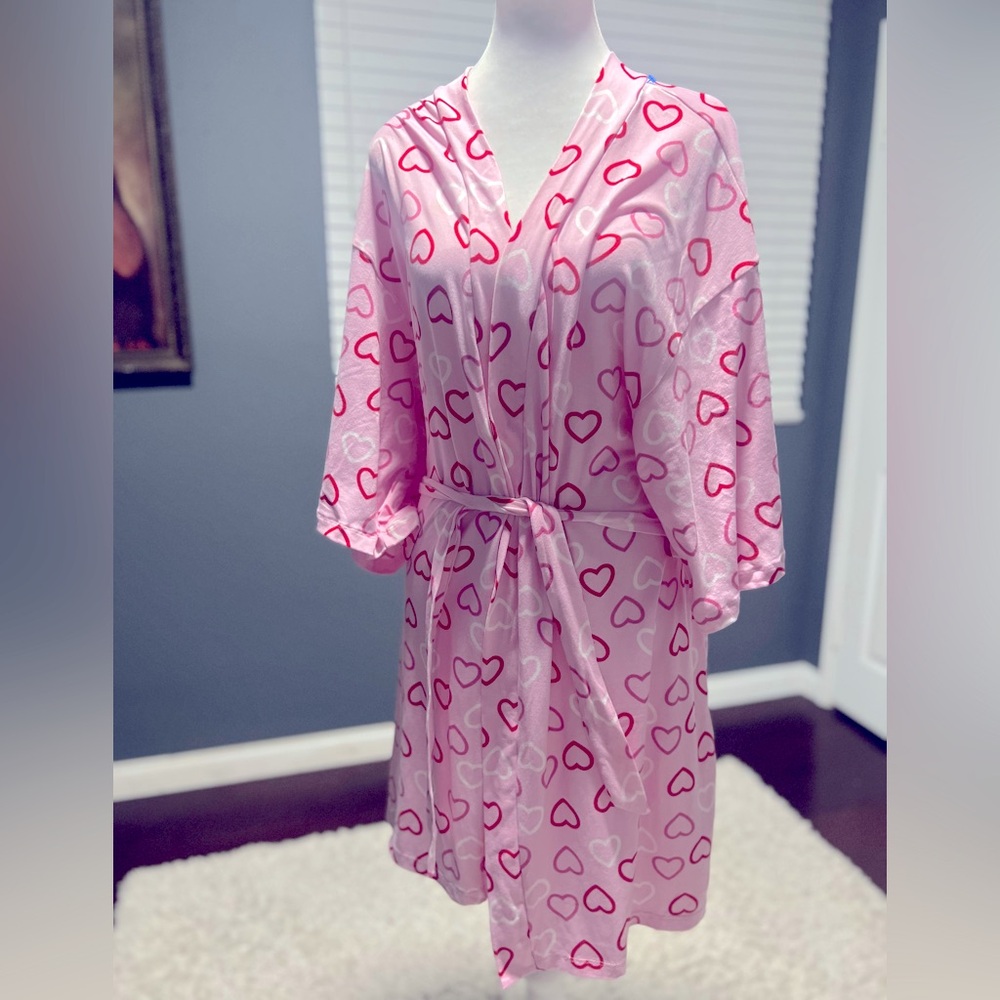 - Hearts soft knit robe with tie. NWOT. Size Large